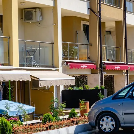 Silitur Aparthotel 3*